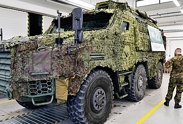Česká armáda převzala všechna vozidla TITUS ve verzi pro dělostřelce