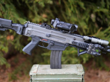 Armáda nakupuje airsoftové pušky CZ 805 BREN pro výcvik CQB
