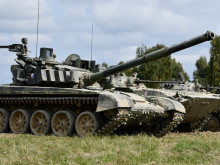 Armáda objednává náhradní díly pro tanky T-72 a BVP-2
