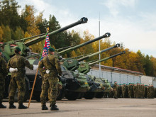 Slavnostní nástup 13. dělostřeleckého pluku u příležitosti Dne vzniku Československa