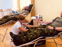 Už druhým rokem se vojáci a vojákyně z 13. dělostřeleckého pluku v Jincích intenzivně zapojují do darování krve