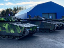 BVP CV90 v akci na testovacím polygonu a prezentace současné švédské obranné politiky