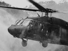 Ukrajinsko-ruská válka a fenomén crowdfundingu: Češi se složili na vrtulník Black Hawk