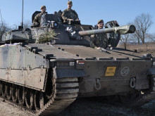 Příslušníci 7. mechanizované brigády získali první praktické zkušenosti s vozidly CV90