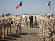 Mise v Iráku bude pokračovat, shodli se ministři obrany NATO