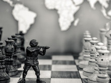 Současná mezinárodní šachovnice: Chaos nebo nový řád?