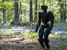 Od Quantica po Si-an: Jak daleko mají vojenské humanoidní roboty k droidům ze Star Wars