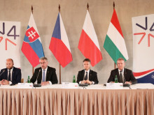 V4 a společné nákupy armádní techniky a munice: Zatím pouhé fráze a sliby