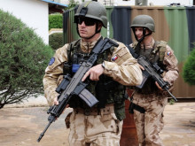 Do jaké míry může převrat v Mali ohrozit české vojáky