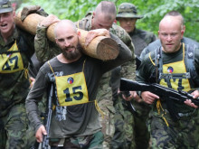 Ve výběrovém řízení ke 4. výsadkové rotě AZ uspělo 11 borců včetně jedné ženy