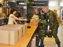 Vojáci získají desetitisíce nových košilí i bundokošilí