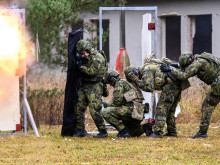 Speciální síly AČR se zdokonalují ve výcviku násilných vstupů do objektů