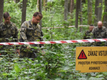 Na Brdech pokračuje pyrotechnická očista i o prázdninách, lidé by neměli chodit do zakázaných oblastí