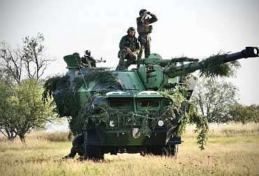 Armáda chystá opravy a udržování dělostřelecké techniky 152 mm ShKH DANA vz. 77