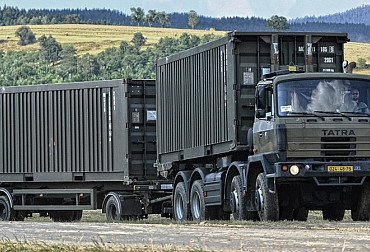 Armáda kupuje 12 ks nákladních vozidel pro zahraniční operace AČR a mimořádné stavy na území ČR