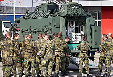 Vojáci Armády České republiky byli na návštěvě v Tatra Defence Vehicle a Tatra Trucks