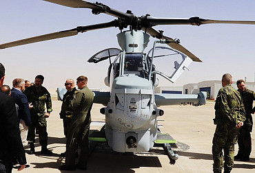 Univerzita obrany podpoří vrtulníkový systém H-1 jazykovou přípravou personálu