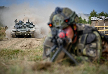 Důvěra v ozbrojené síly ve středoevropských a východoevropských státech výrazně vzrostla