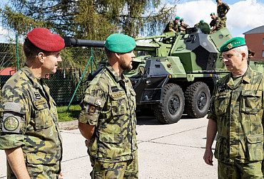 Náčelník GŠ AČR navštívil 13. dělostřelecký pluk
