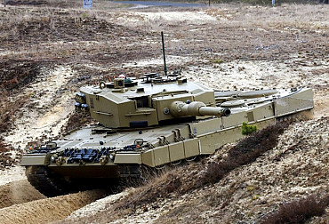 Slovenská armáda si převzala druhý tank Leopard 2A4, otázka nových tanků zatím řešení nemá