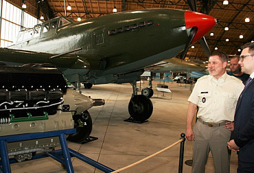 LOM PRAHA do Leteckého muzea Kbely předal renovovaný motor M-42