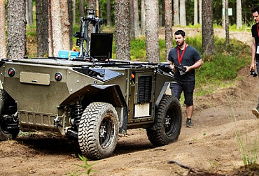 Testů autonomních vozidel v Estonsku se zúčastnil i český robotický prostředek TAROS V4 4×4
