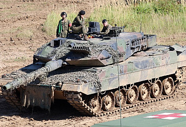 Německé Leopardy pod českým velením v zahraničním nasazení