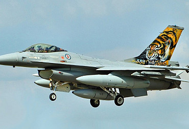 Nejasná budoucnost F-16 na Ukrajině. Kdy budou stíhačky skutečně nasazeny?