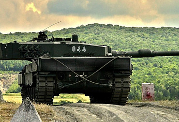 Do ČR dorazil poslední tank Leopard 2A4 darovaný Německem