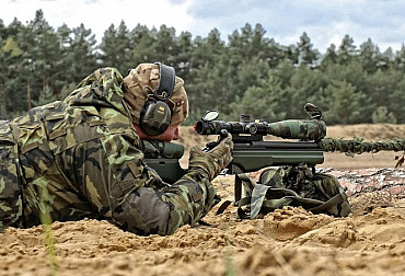 Čeští armádní odstřelovači získají nové taktické bundy
