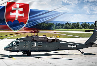 Holding CSG prezentuje na bezpečnostním fóru GLOBSEC vrtulník Black Hawk