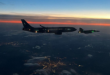211. letka zahájila jako první operační jednotka s Gripeny noční tankování