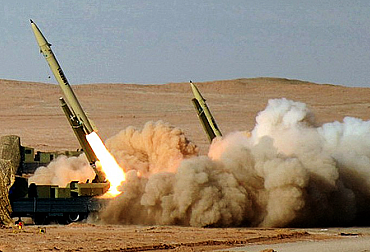 Co zbylo z íránského jaderného programu a raketového arzenálu po izraelských a amerických úderech?