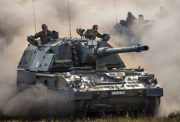 Strategická autonomie či pragmatismus? Francouzská vize podpory evropského obranného průmyslu versus středoevropská realita