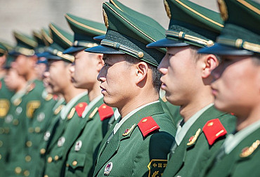 Čína ukazuje sílu, Visegrád se láme: Co odhalila vojenská přehlídka v Pekingu
