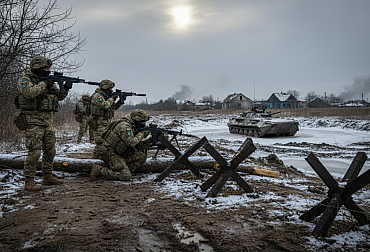 Video: Nebe plné dronů a ozvěny dělostřelectva v Dněpropetrovské oblasti