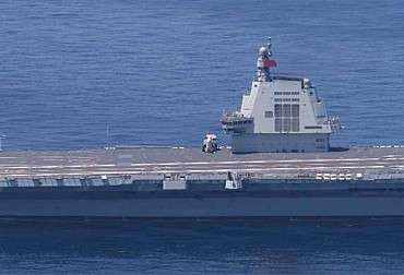 Jakou hrozbu představuje nová čínská letadlová loď pro balanc moci v Pacifiku