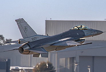 Skvělá zpráva pro slovenské vojenské letectvo, všechny letouny F-16 se slovenským dvojkřížem jsou vyrobeny
