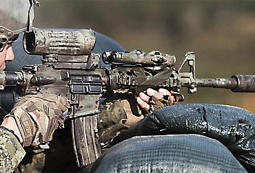 Dánské ministerstvo obrany rozšířilo smlouvu se společností Colt Canada na dodávky pušek C8 MRR