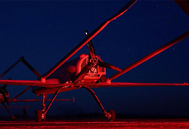 Od frontové linie po Ural: Raketový vzestup ukrajinských bezpilotních letounů s dlouhým doletem