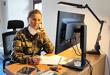 Armádní psychologové pomáhají na nové lince pomoci, telefonovat může i veřejnost