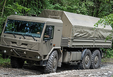 Kopřivnická automobilka Tatra Trucks během roku 2025 navýšila výrobní výkon a zároveň jí vzrostly tržby