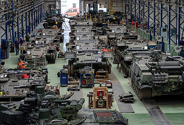 80 let VOP CZ: Od poválečného lihovaru ke strategickému podniku státu