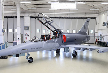 Armáda ČR převzala od Aera tři dvoumístné letouny L-159T2