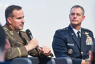 Rusko směřuje k válce s námi, chybí nám pocit naléhavosti, varoval Řehka