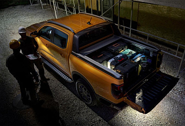 Ford otevírá cestu: Zachrání evropské automobilky obranný průmysl?
