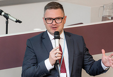 Neurodiverzita jako příležitost pro obranný průmysl. Lidé s PAS mohou najít uplatnění tam, kde rozhoduje přesnost, data a důslednost