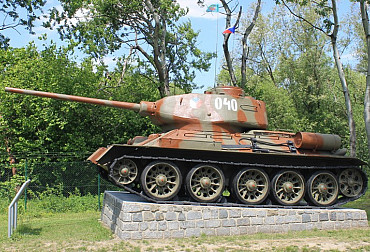 Přáslavický tank T-34, který se zapojil do Ostravské operace, dostal od tankistů nový kabát