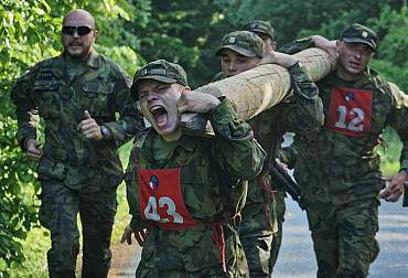 Výběrové řízení k 43. výsadkovému praporu v Chrudimi pohledem instruktora