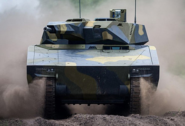 Maďarsko uzavřelo významnou zbrojní zakázku na dodávku 218 bojových vozidel pěchoty v celkové hodnotě přesahující 2 miliardy euro